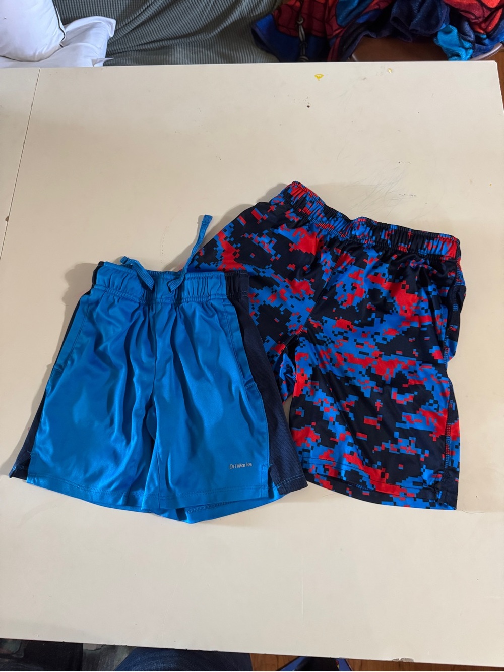 Bundle of 5 Shorts + 1 compression Athletic Compression Pants - Sizes 8-10